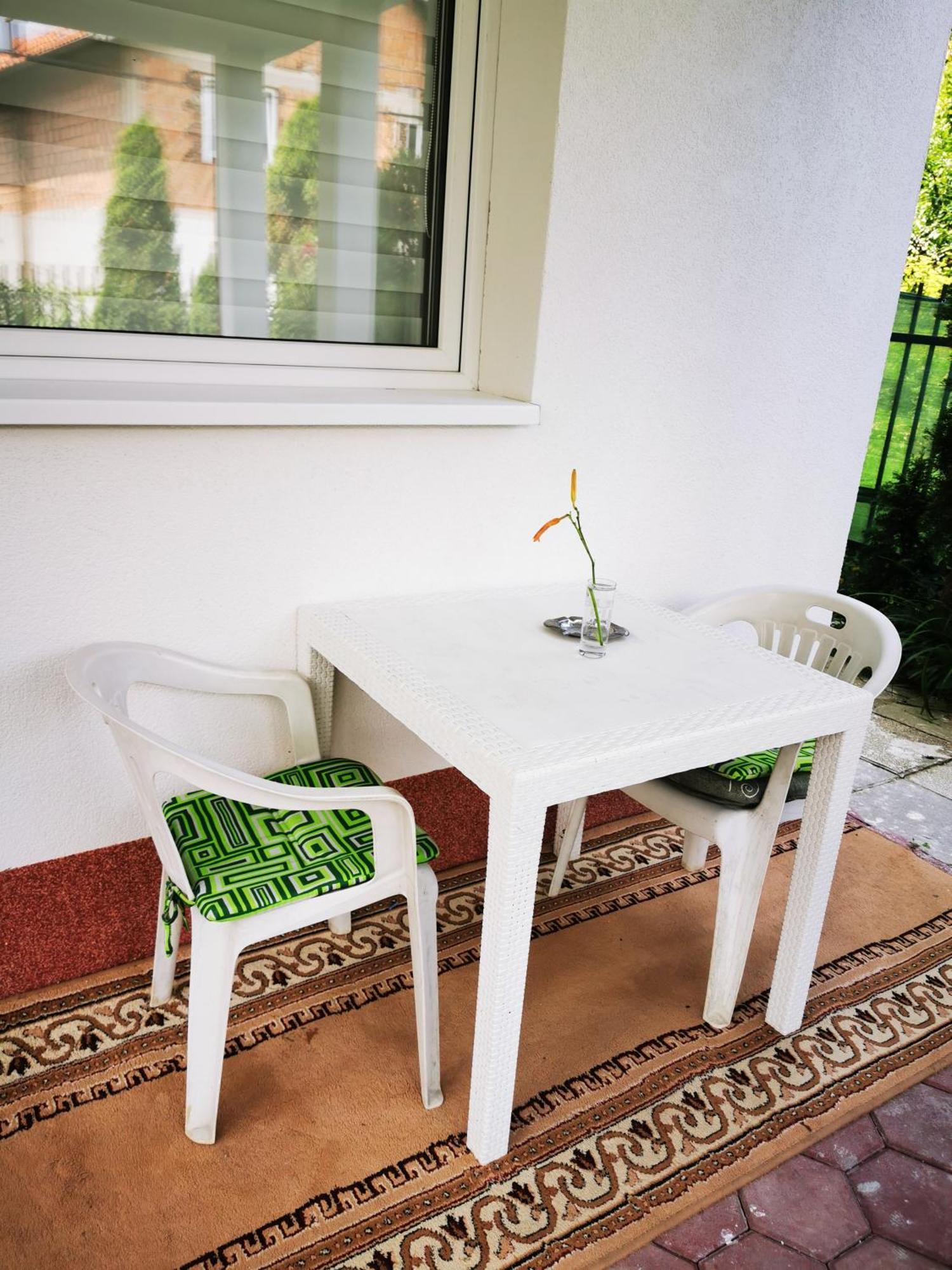 Rest & Recharge 4Bdr Apt- Free Parking, Ac & Garden サラエヴォ エクステリア 写真
