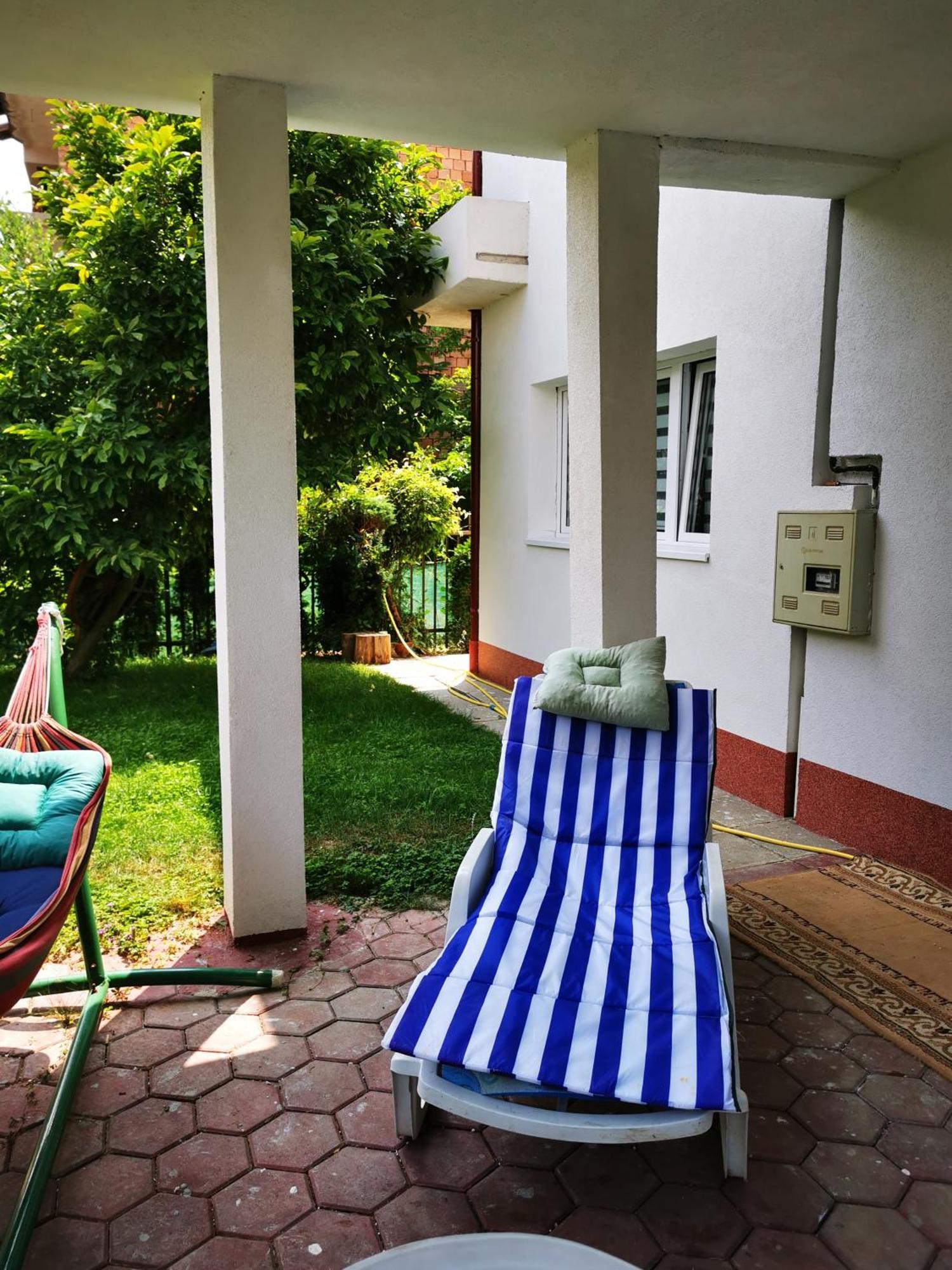 Rest & Recharge 4Bdr Apt- Free Parking, Ac & Garden サラエヴォ エクステリア 写真