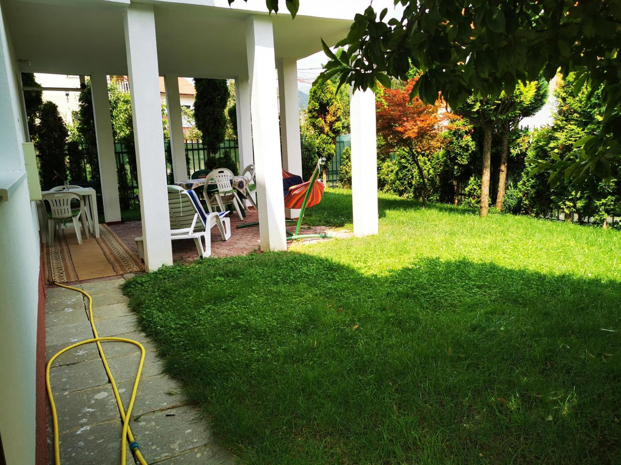 Rest & Recharge 4Bdr Apt- Free Parking, Ac & Garden サラエヴォ エクステリア 写真