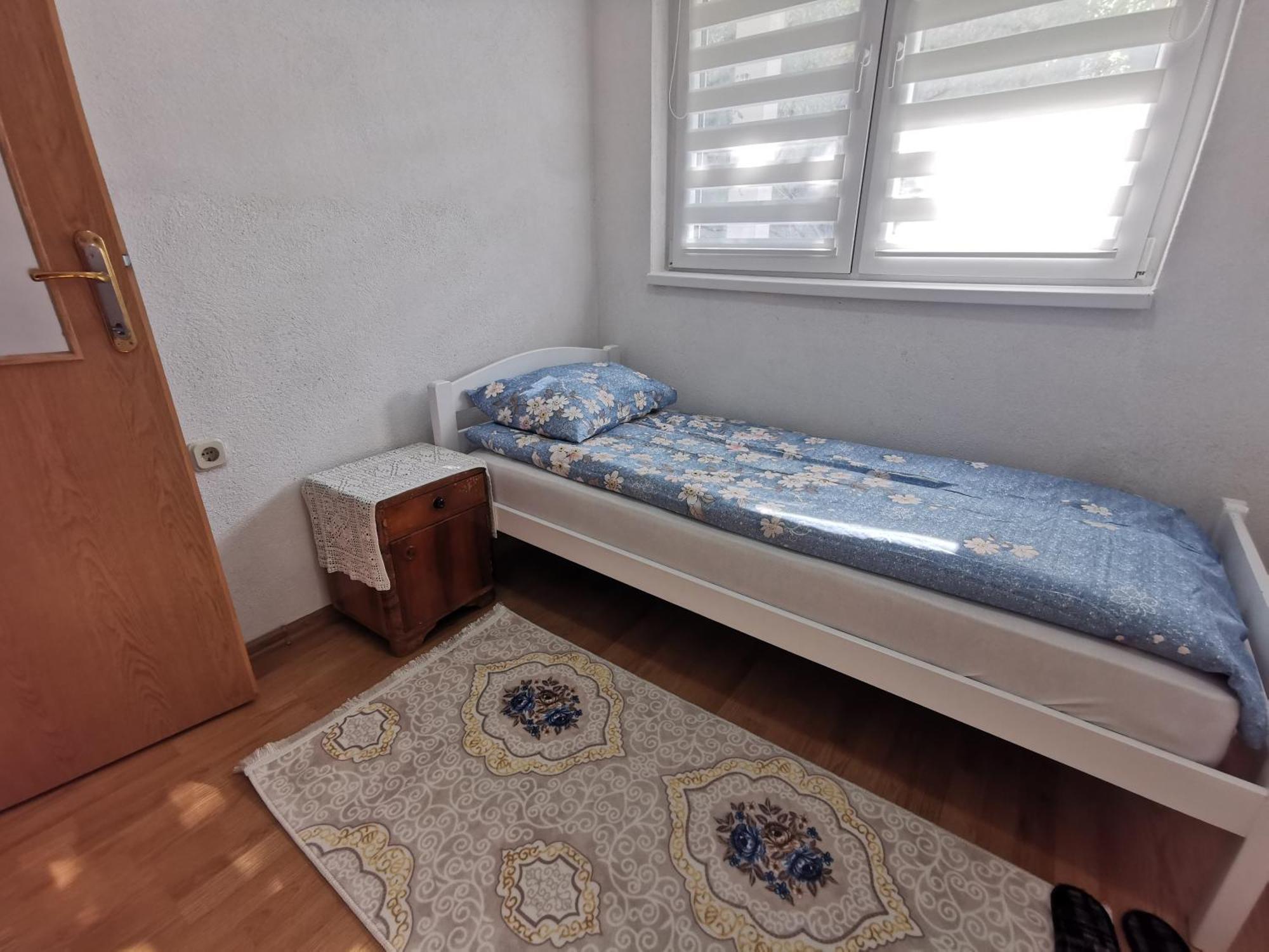 Rest & Recharge 4Bdr Apt- Free Parking, Ac & Garden サラエヴォ エクステリア 写真